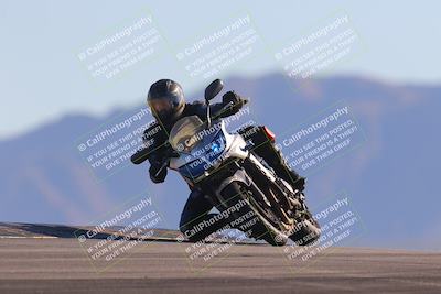 media/Nov-06-2023-Moto Forza (Mon) [[ce023d0744]]/3-Intermediate Group/Session 5 (Turn 9)/